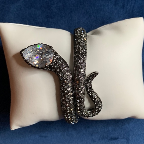 Diamond snake shaped bracelet 🖤 - Picture 5 of 6